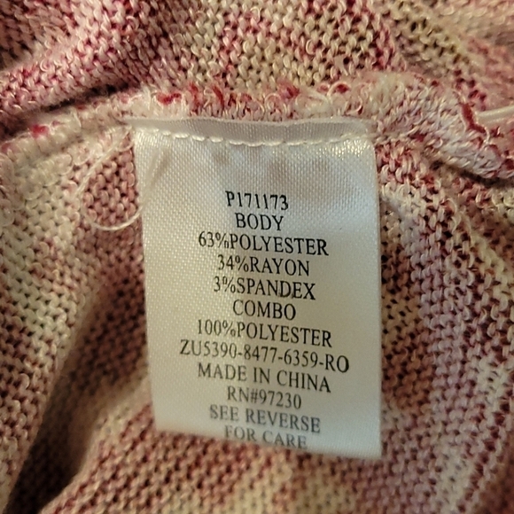 3/$30 Almost FAMOUS Southwestern Aztec Ikat Ruched Oxblood Blouse - Picture 6 of 9